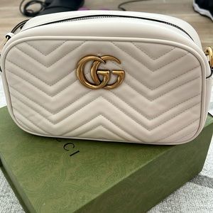 Gucci GG Marmont Crossbody Bag